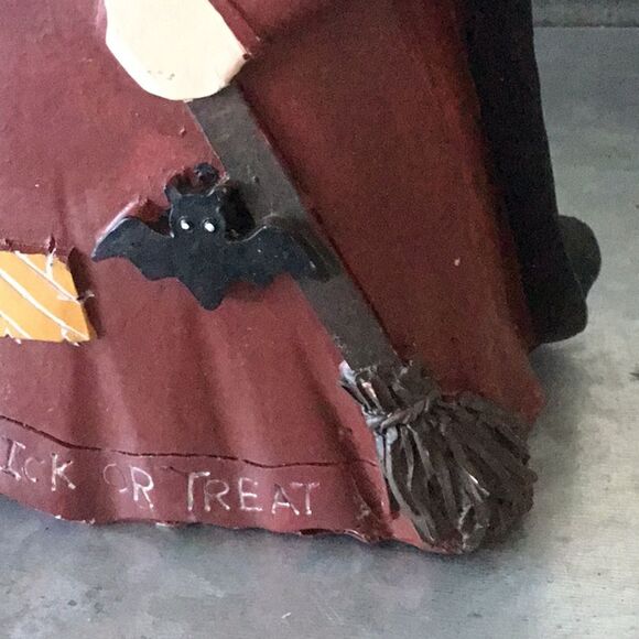 Halloween witch with cat, bat & broom witchy whimsical figurine decor - Picture 5 of 6